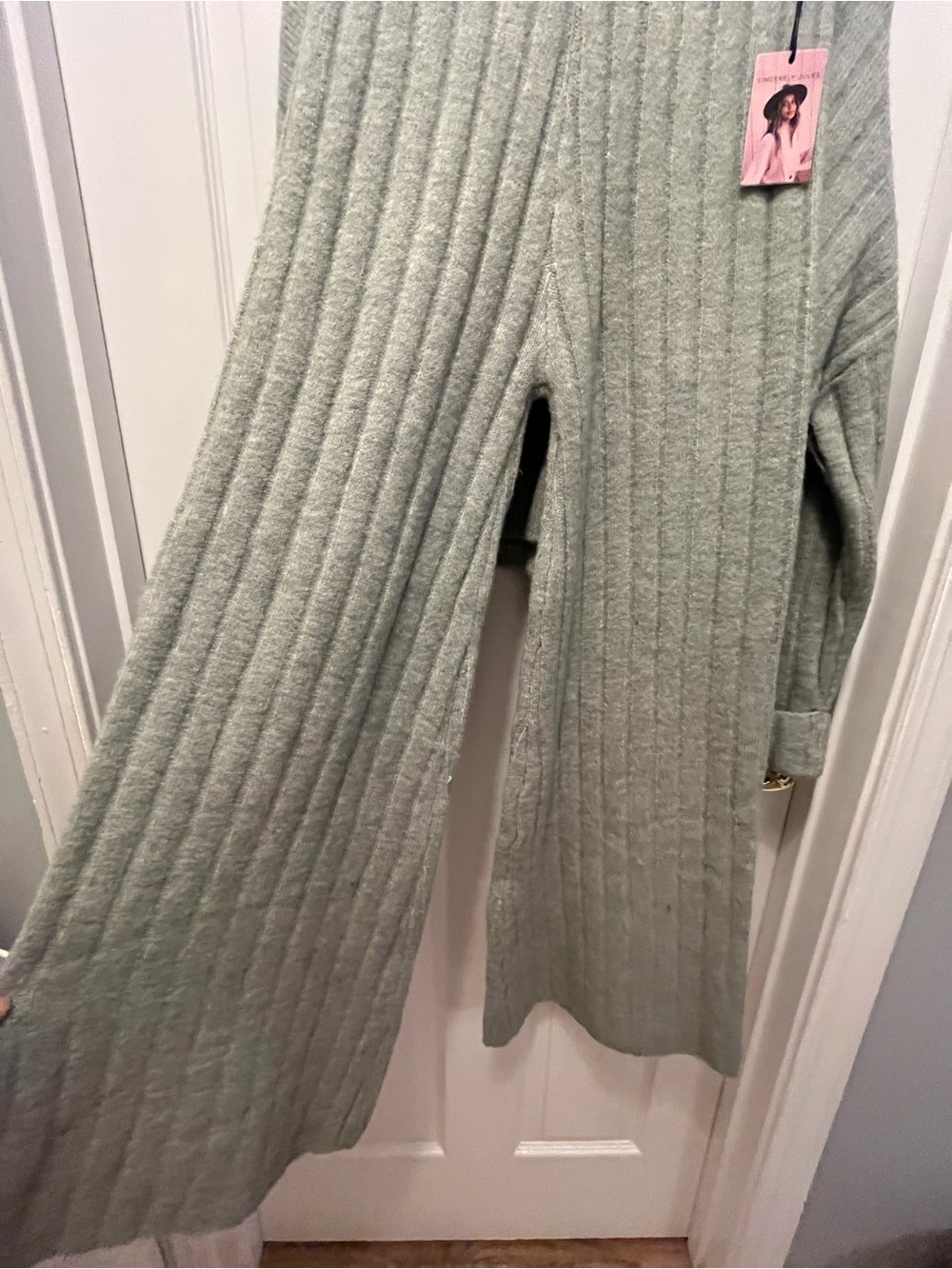 NWT Sincerely Jules  2piece Ribbed Knit Wide-Leg Pants & Sweater Set in Sage - Picture 6 of 8